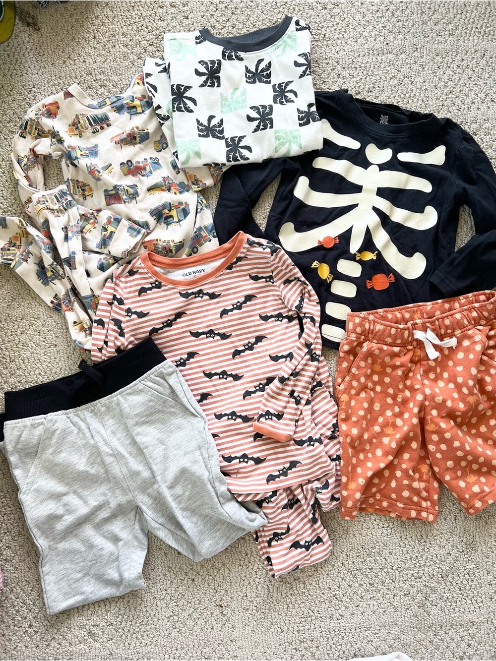 Old navy boys bundle Halloween size 4/5T NWT fall pajamas fall comfy casual play